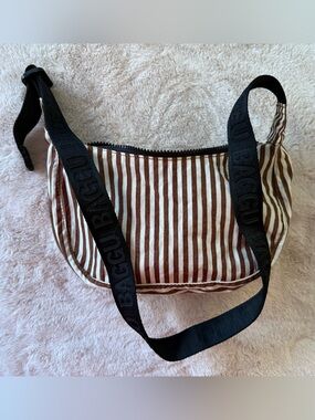 BAGGU Small Nylon Crescent Bag Brown Stripe